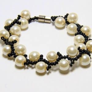 Bracciale fatto a mano in tessitura perle e perline, gioiello artigianali realizzato a mano a Verona