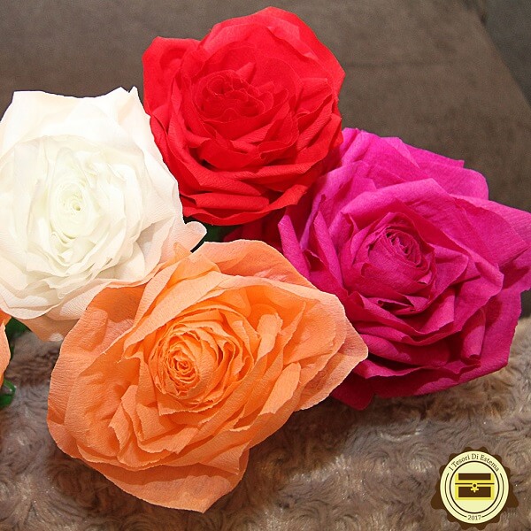 Rosa finta in carta crespa fatta a mano fiori finti realizzati a mano decorazioni artigianali Verona