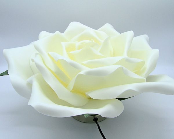 Lampada con rosa gigante fatta a mano. LG56 - immagine 9